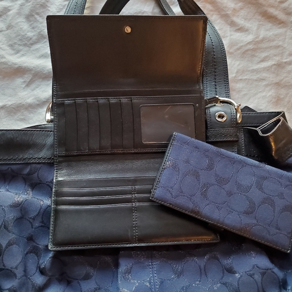 Coach bag and wallet - Picture 4 of 9